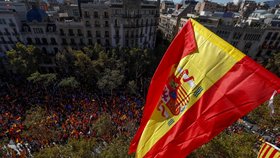 V Barceloně se na demonstraci za jednotu Španělska sešel více než milion lidí.