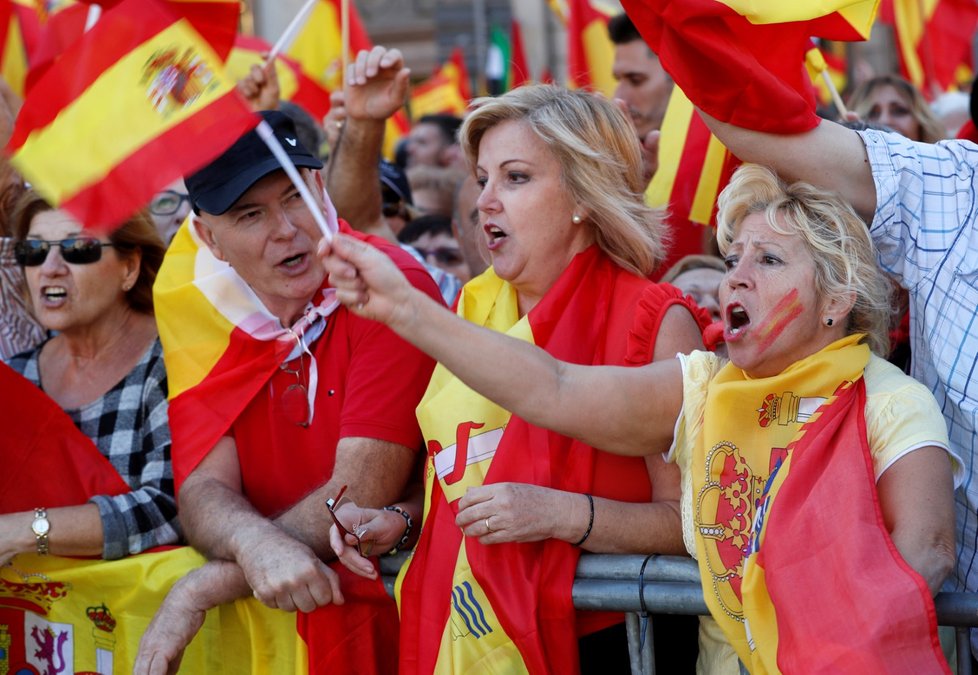 V Barceloně se na demonstraci za jednotu Španělska sešel více než milion lidí.