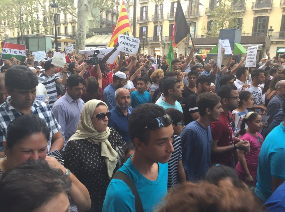 Muslimové se sešli v Barceloně a protestovali proti terorismu