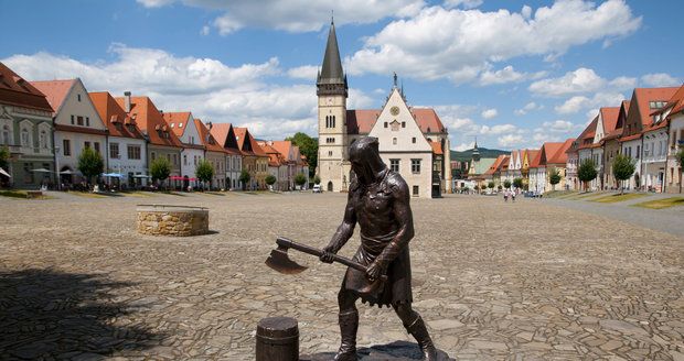 Děsivý výjev v malebném slovenském městečku: Bardejov vztyčil sochu katovi!