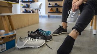Barefoot boom v Česku začíná narážet. O boty je zájem, ale přeplněný trh už polyká první oběti Barefoot boom v Česku začíná narážet. O boty je zájem, ale přeplněný trh už polyká první oběti
