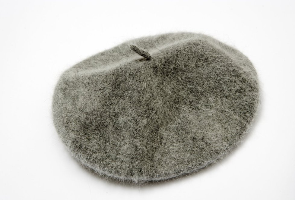 Šedivý baret, Topshop, 400 Kč