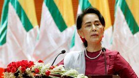 Armáda v Barmě rozpustila stranu vězněné držitelky Nobelovy ceny míru. Z voleb bude fraška?