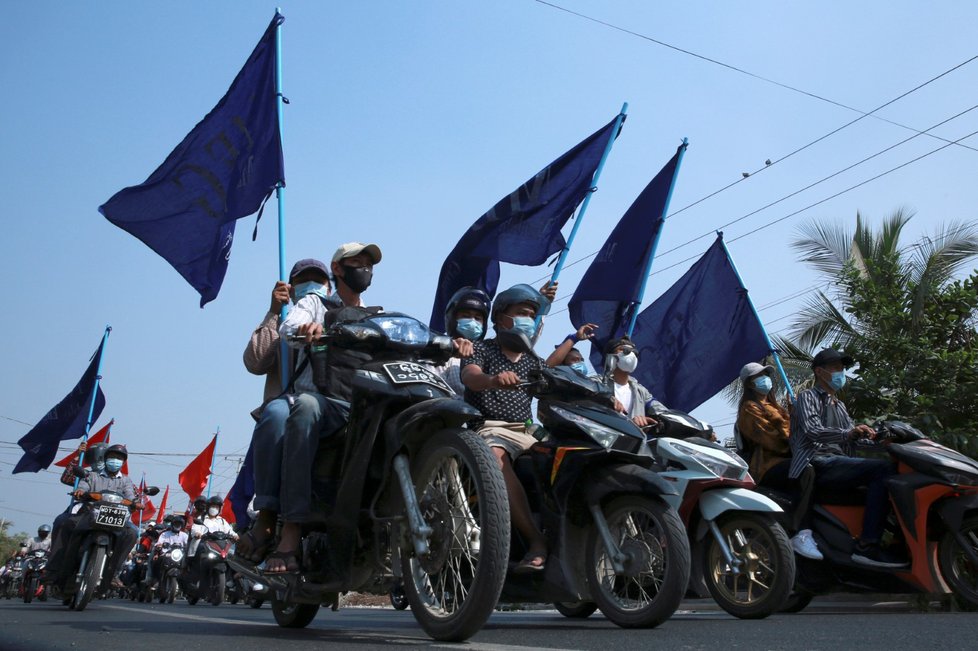 Protesty a násilí v Barmě (Myanmaru), kde armáda provedla vojenský puč (březen 2021)