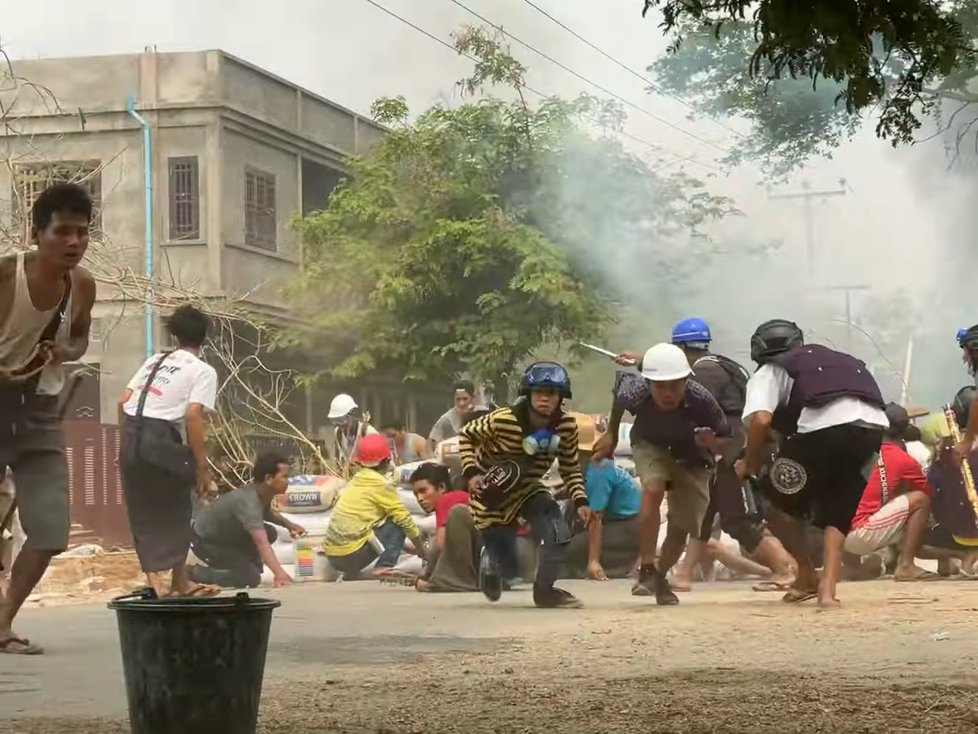 Protesty a násilí v Barmě (Myanmaru), kde armáda provedla vojenský puč (březen 2021)