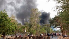 Barmské bezpečnostní složky ve městě Bago zabily přes 80 lidí.