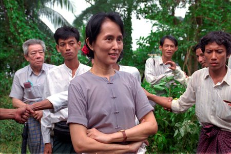 Do Aun Schan Su Ťij roku 1995.