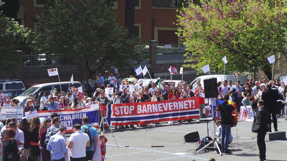 Světové protesty proti Barnevernetu: Řím (16. 4. 2016)