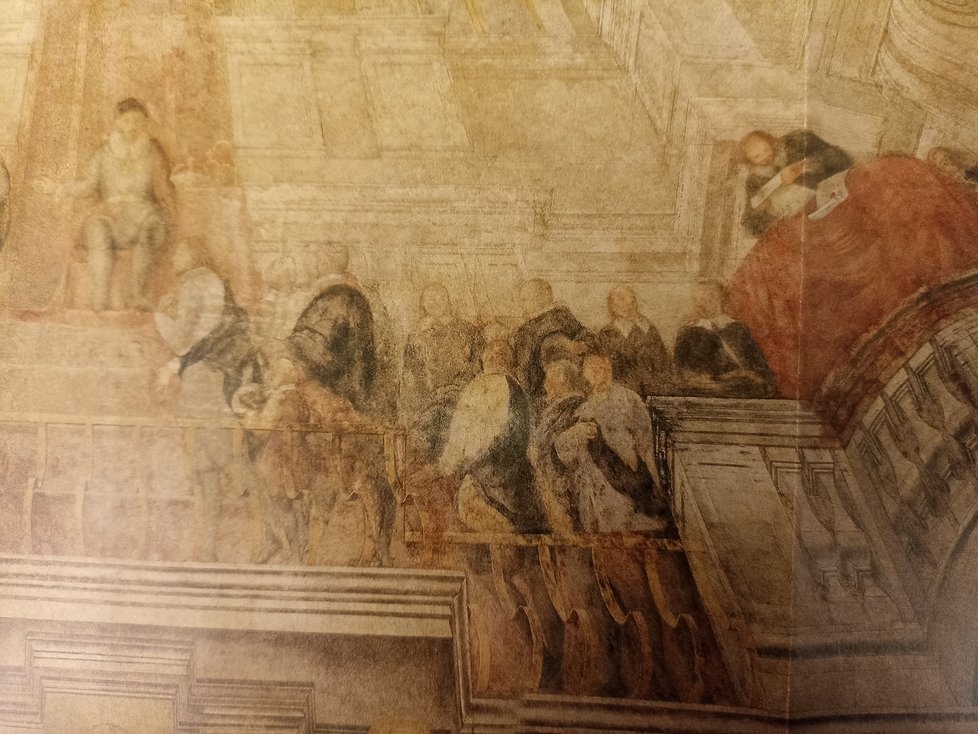 Restaurování poničené barokní fresky z 18.století trvalo dva roky. Zachránit se podařilo jen torzo.