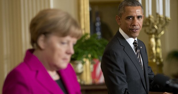 Obama připustil dodávky zbraní Kyjevu.