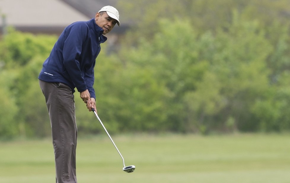 Obama hrál o víkendu na vojenské základně Camp David ve Virginii golf!