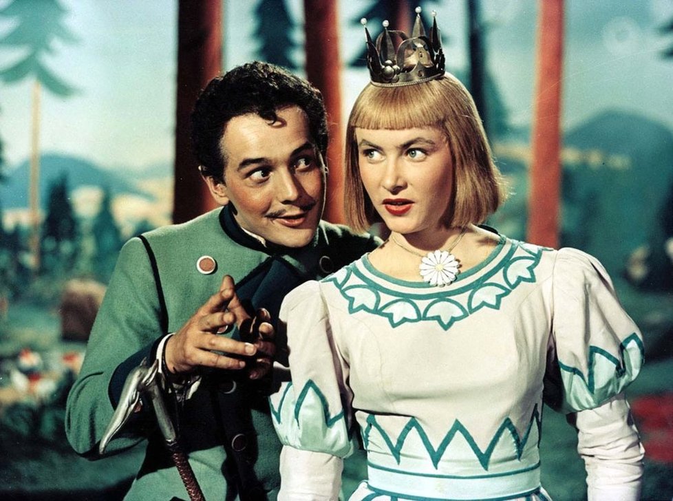 Kostýmy pro pohádku Hrátky s čertem (1957) vycházejí z klasických obrázků Josefa Lady a dokreslují výtvarné ztvárnění filmu…