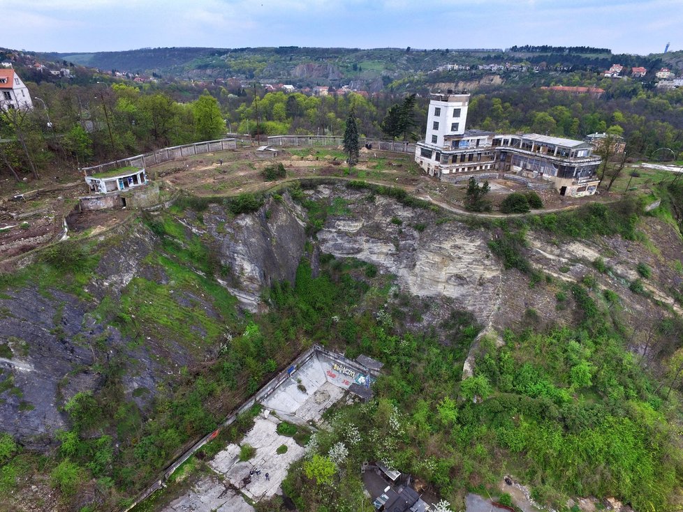 Letecké snímky Barrandovských teras.