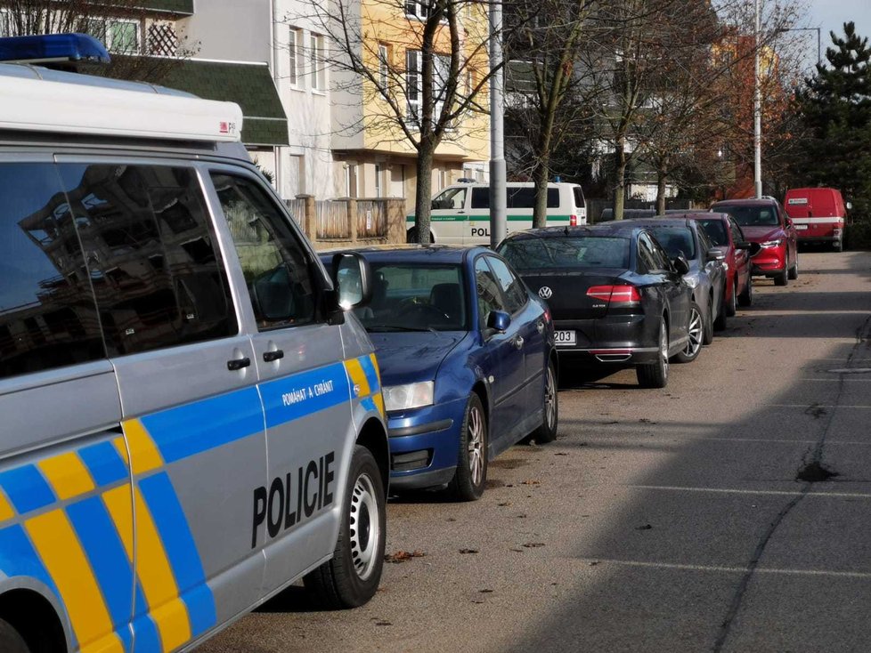 1. 12. 2019: Bodným zraněním skončila potyčka mezi dvěma muži ve Voskovcově ulici na Barrandově.