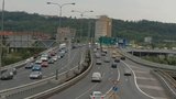 Na tom pražským mostě, technika už „roste“. Přípravy na opravu Barranďáku finišují, v pondělí to začne