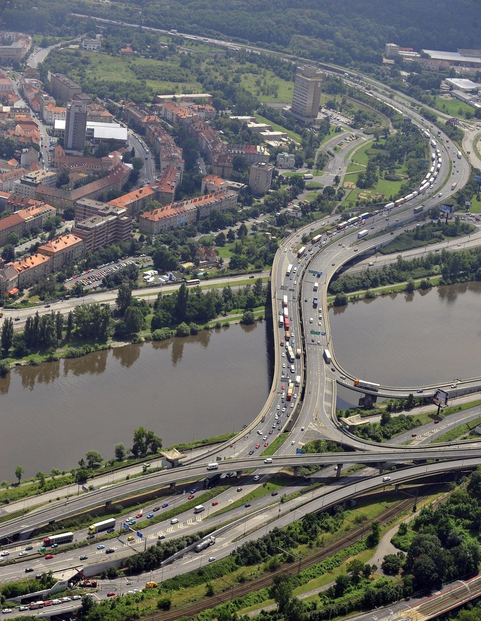 Konstrukce Barrandovského mostu je velice složitá.