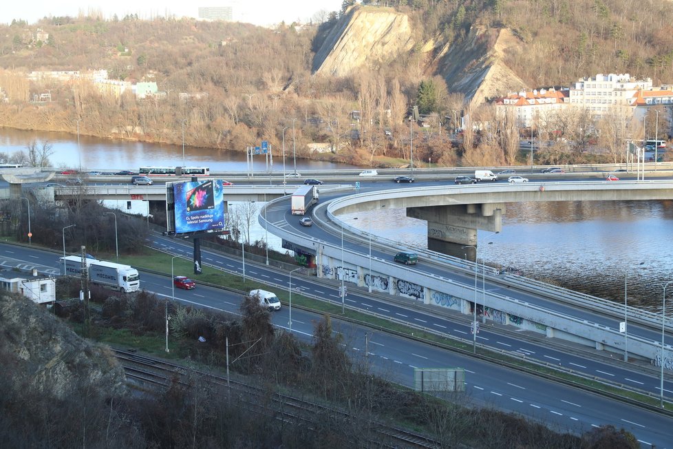 Barrandovský most od svého otevření neprošel zásadní rekonstrukcí. Ta plánovaná však způsobí problémy.