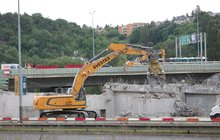 Oprava důležité dopravní stavby: Barrandovský most nebude včas!