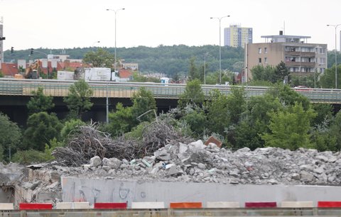 Komplikace na opravovaném Barranďáku: Superbeton se nespojil s podkladem