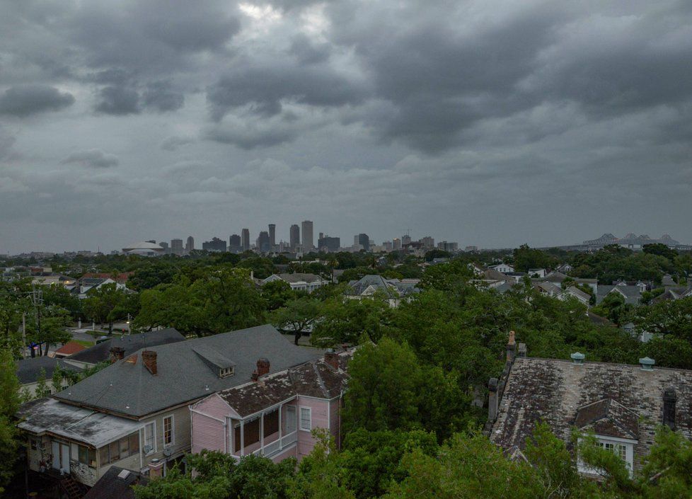Tropická bouře Barry zesílila na hurikán. V New Orleans se přichystali na jeho úder (13. 7. 2019)