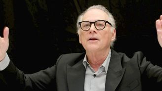 Dobré ráno, Vary! Na festival přijede oscarový Barry Levinson, režisér filmů Rain Man či Vrtěti psem