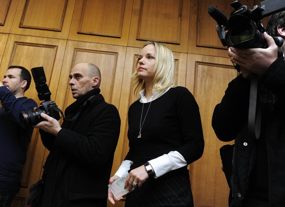 Kateřina Klasnová je u soudu s jejím manželem každý den.