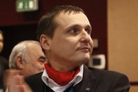 Dálniční svodidla jsou padělky