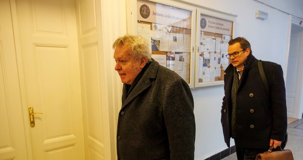 Jednání soudu v kauze Jaroslava Bartáka a jeho bývalého obhájce.