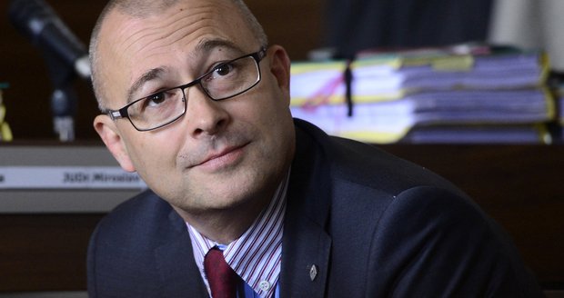 Exministr Barták byl u soudu zproštěn viny