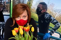 Narozeniny za lockdownu: Schillerová bez kytky od Babiše, perly Dostálové a Bartošovy cviky