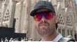 Bartošák na dovolené v Barceloně před chrámem Sagrada Família Bartošák na dovolené v Barceloně před chrámem Sagrada Família