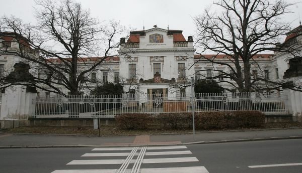 Nikdo zatím neví, jak dlouho bude muset Džambulka zůstat za plotem Psychiatrické léčebny v Bohnicích