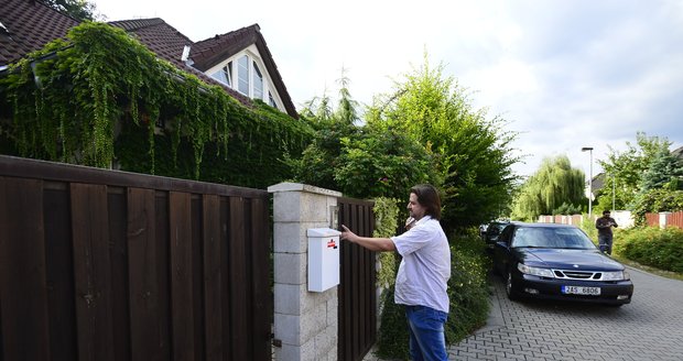 Zdeněk Macura několikrát u Ivety několikrát zvonil, pak to vzdal