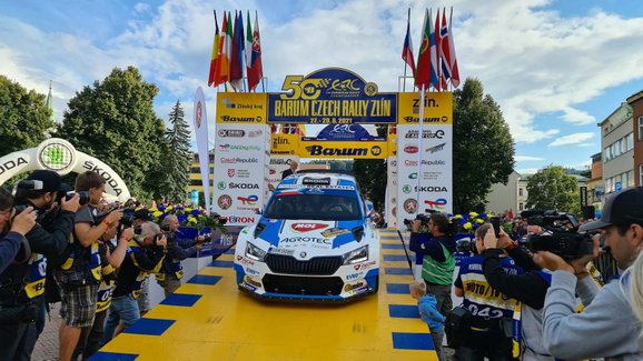 Barum rallye Zlín v cíli: Kopecký vyhrál a má titul, Cais havaroval