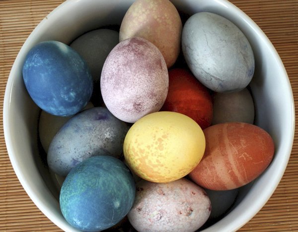 Přírodní barvení vajec