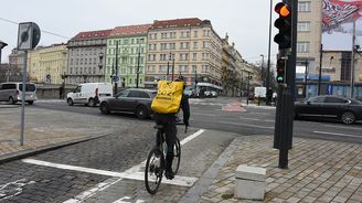 Proč barvy na semaforu vidíme za všech světelných podmínek? Poděkujme Francouzům Proč barvy na semaforu vidíme za všech světelných podmínek? Poděkujme Francouzům