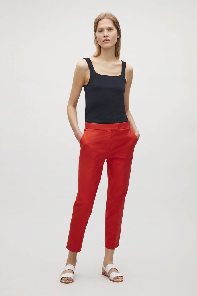 Slim kalhoty, COS, 69 EUR, www.cosstores.com