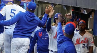 Čech Červenka pokřtil homerunem opravený stadion rezervy Yankees