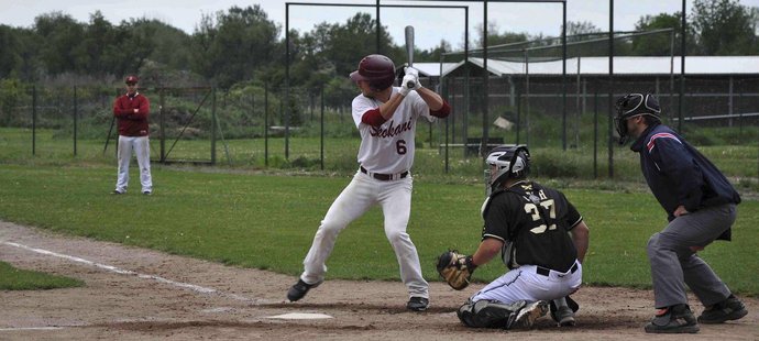 Skokani Olomouc přehráli v zápase baseballové extraligy Draky Brno 4:3. 