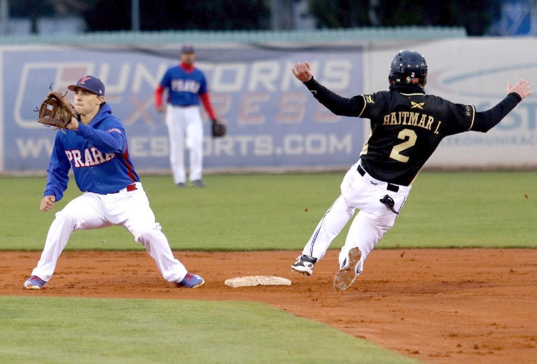 Nadstavbová část baseballové extraligy začíná, Draci Brno chtějí obhájit titul, korunu krále chtějí i týmy z Prahy.