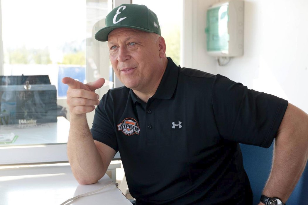 Legendární Cal Ripken Jr. trénoval děti na Eagles Praha.