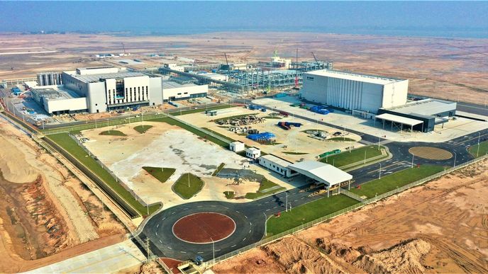 Chemička BASF investuje do továrny v Číně a zároveň tam vyváží chemikálie potřebné k výrobě polovodičů.