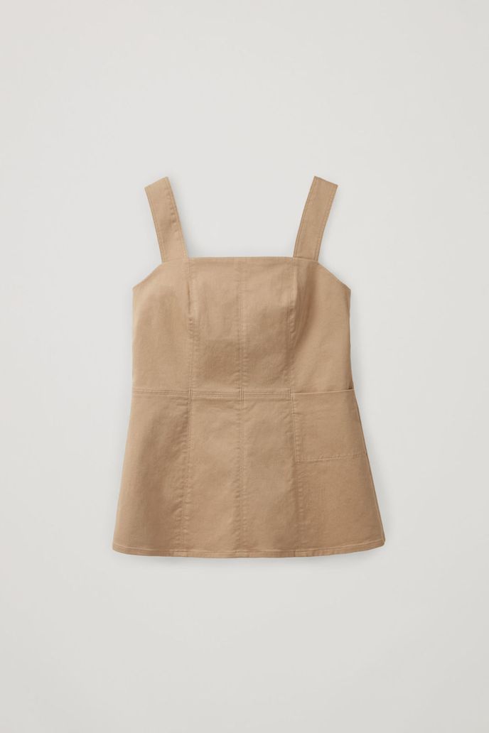 Bavlněný top, COS, 59 eur, www.cosstores.com Bavlněný top, COS, 59 eur, www.cosstores.com