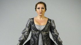 Basiková se vrací jako Lucrezia Borgia, při zkoušení pořádně zhubla