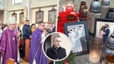Biskup v Bašce očistil kostel znesvěcený vraždou: Smyl stopy vraha!