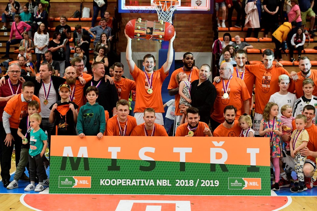 Čeští basketbaloví mistři pro ročník 2018/2019