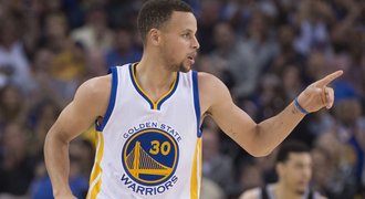 Golden State vyhráli základní část NBA. Teď jim jde ještě o rekord