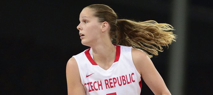 Česká basketbalistka Alena Hanušová během zápasu národního týmu