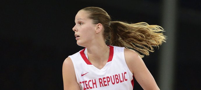 Česká basketbalistka Alena Hanušová během zápasu národního týmu