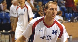 Děčínský basketbalista Houška: Valí se sem voda, lidi už jen čekají